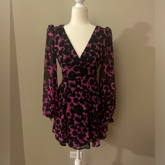 Topshop v-neck dress with sleeves cinched on wrist - Picture 1 of 2